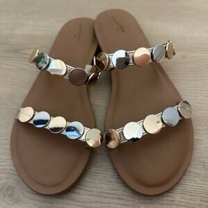 Gently word Women’s size 9 1/2 Universal Thread sandals with metallic accents